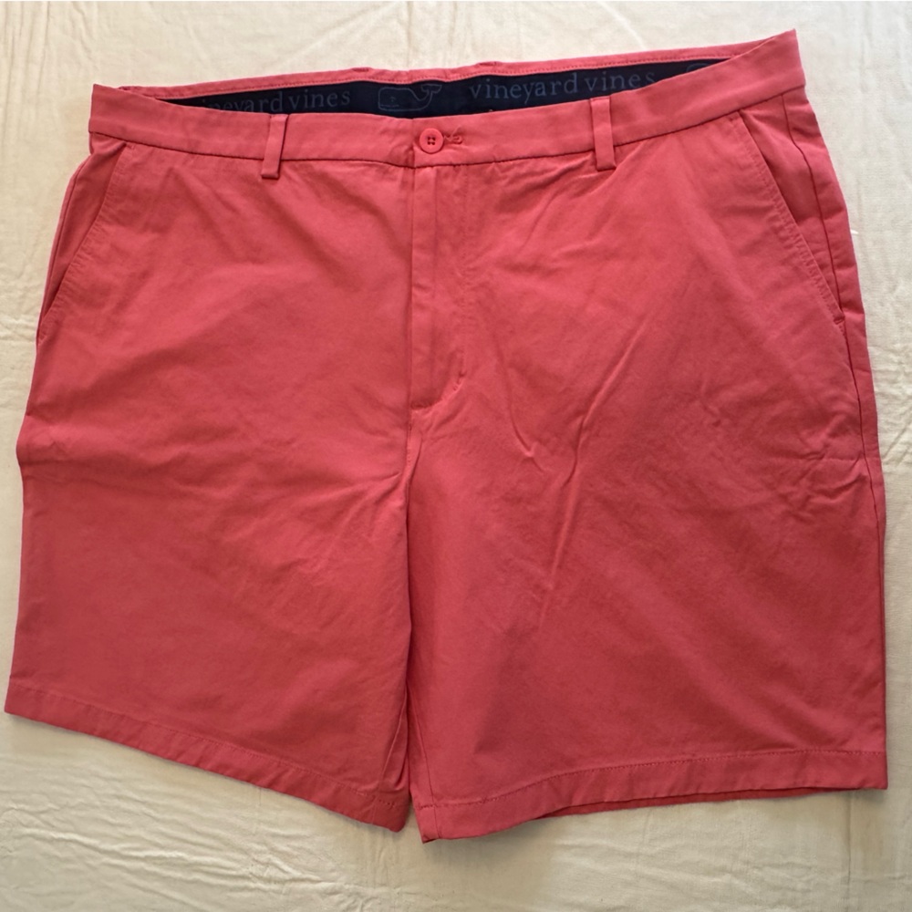 EUC Vineyard Vines Coral Pink OTG Performance Shorts 42